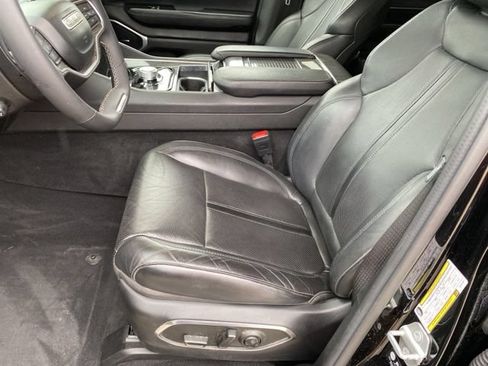 Used 2022 Jeep Wagoneer Series II AWD/4WD image 16