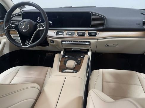 Used 2024 Mercedes-Benz GLS 450 4MATIC image 29