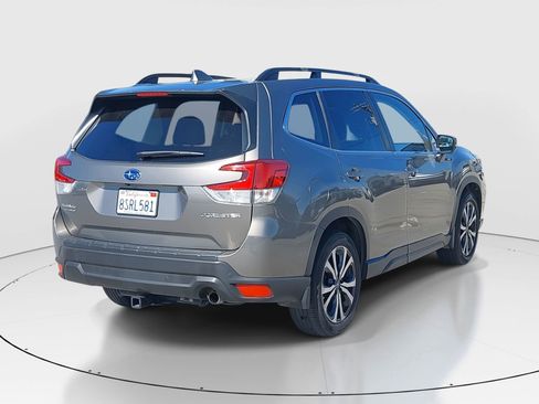 Used 2020 Subaru Forester Limited image 7