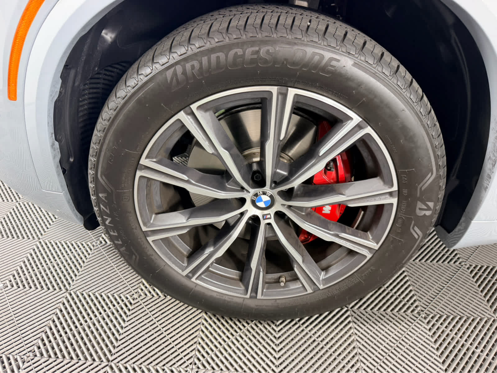 Used 2026 BMW X5 xDrive40i w/ M Sport Package AWD/4WD image 9