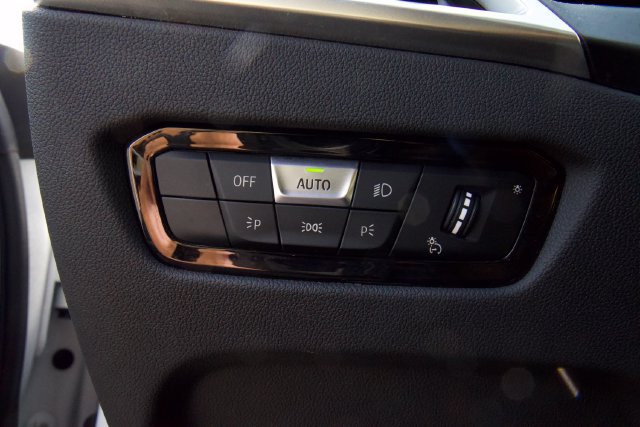 Used 2025 BMW 430i Convertible w/ Premium Package RWD image 17