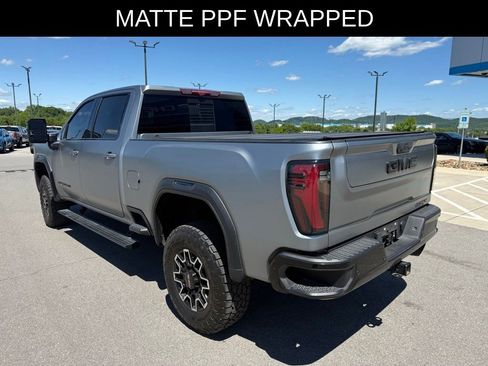 Used 2024 GMC Sierra 2500 AT4X AWD/4WD image 4