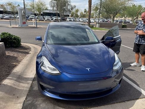 Used 2020 Tesla Model 3 image 2