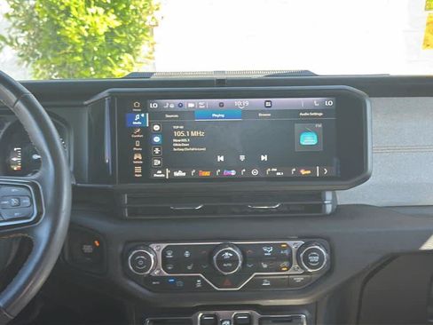 Used 2024 Jeep Wrangler Unlimited AWD/4WD image 21