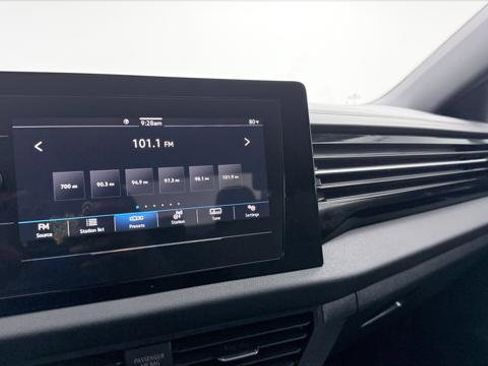 Used 2025 Volkswagen Jetta Sport FWD image 28