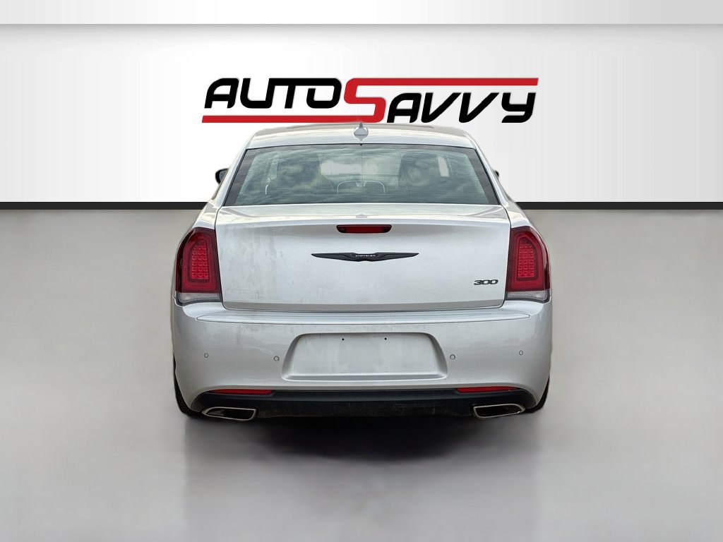 Used 2022 Chrysler 300 Touring L w/ Popular Equipment Group RWD image 6