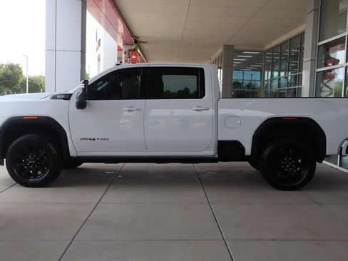 Used 2025 GMC Sierra 2500 AT4 AWD/4WD image 4