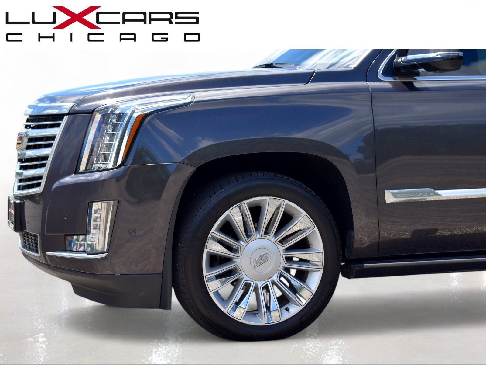 Used 2017 Cadillac Escalade Platinum AWD/4WD image 4