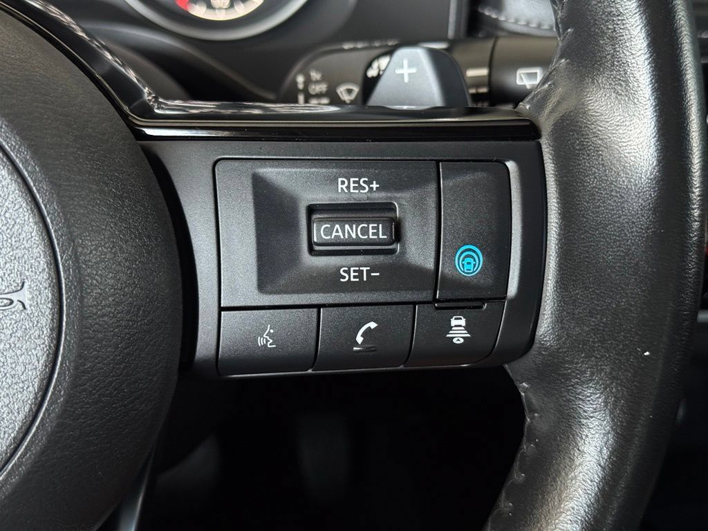 Used 2023 Nissan Rogue SV w/ SV Premium B Package FWD image 32