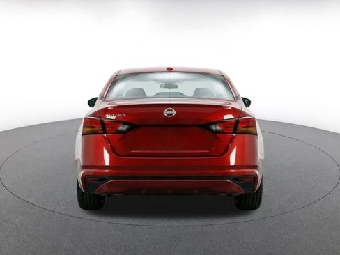 Used 2025 Nissan Altima 2.5 SV FWD image 8