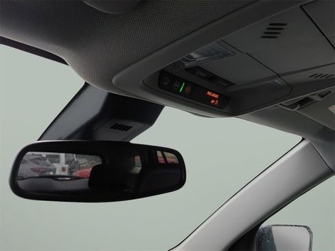 Used 2023 GMC Terrain SLE w/ Driver Convenience Package image 23