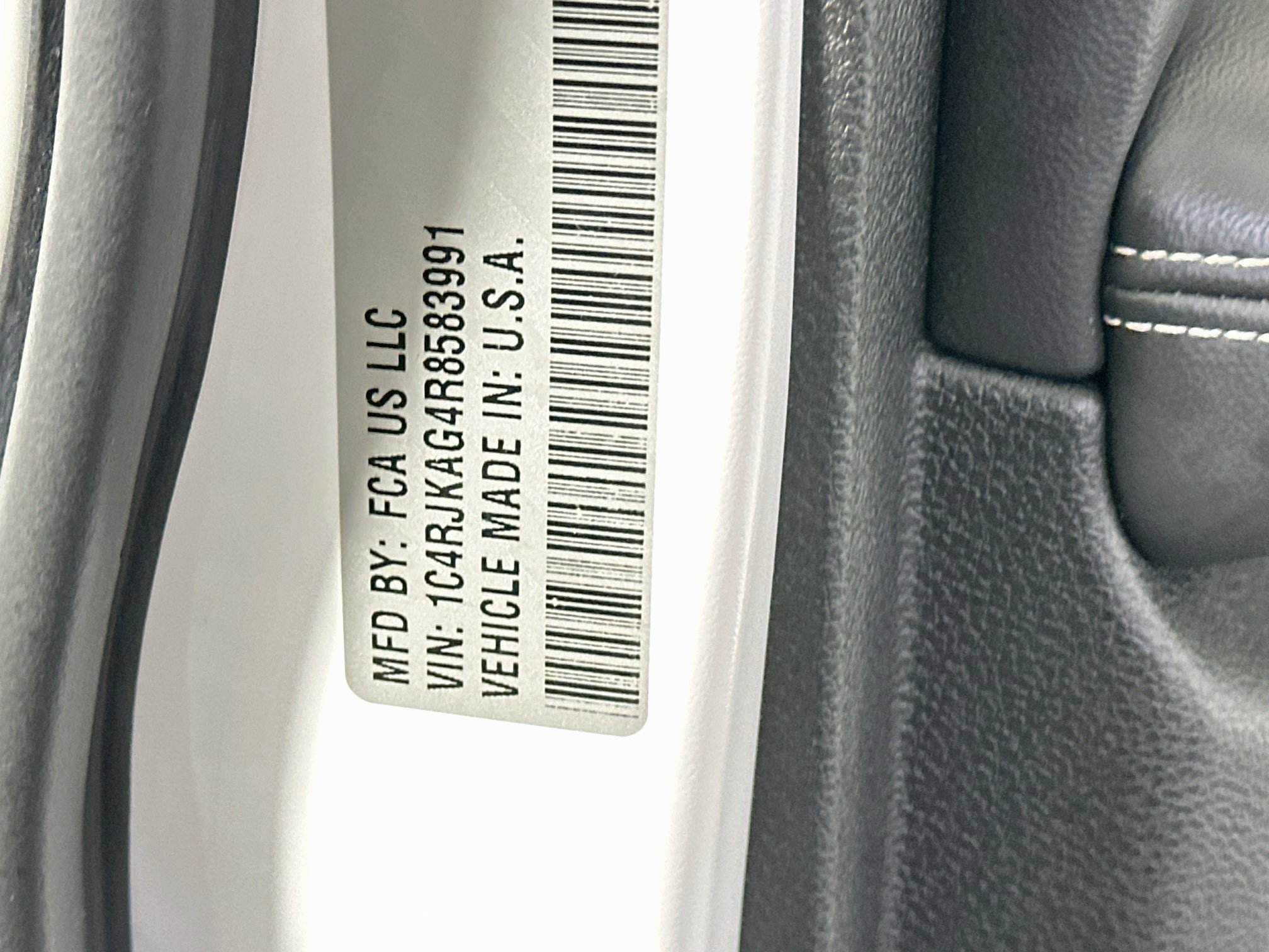 Used 2024 Jeep Grand Cherokee L Altitude AWD/4WD image 12