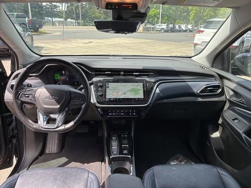 Used 2023 Chevrolet Bolt EUV Premier w/ Sun & Sound Package FWD image 14