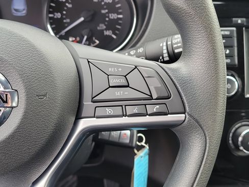 Used 2022 Nissan Rogue Sport S image 23