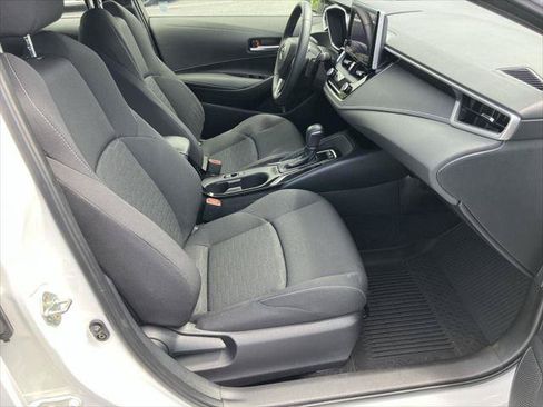 Certified 2025 Toyota Corolla SE FWD image 32