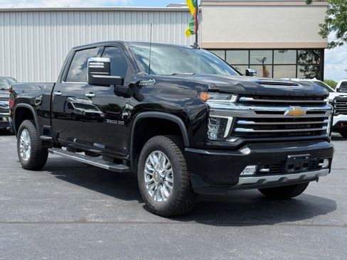 Used 2023 Chevrolet Silverado 3500 High Country w/ Safety Package II AWD/4WD image 2