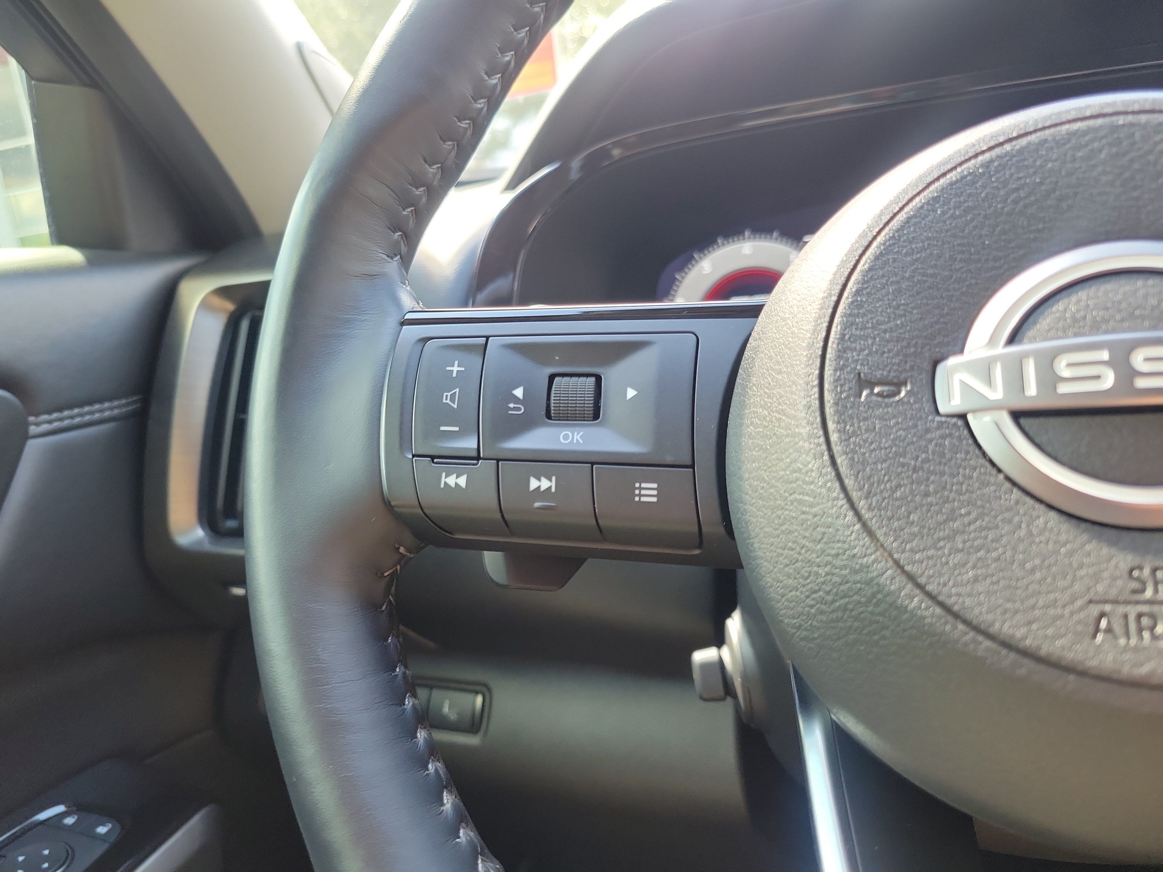 Used 2025 Nissan Pathfinder Platinum w/ Cargo Package AWD/4WD image 22