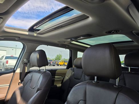 Used 2022 Kia Telluride SX w/ Towing Package FWD image 31