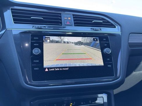 Used 2022 Volkswagen Tiguan SEL R-Line image 19