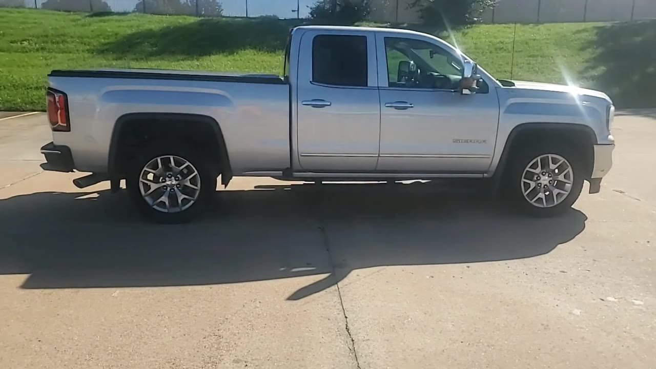 Used 2017 GMC Sierra 1500 SLT w/ Enhanced Driver Alert Package AWD/4WD image 9