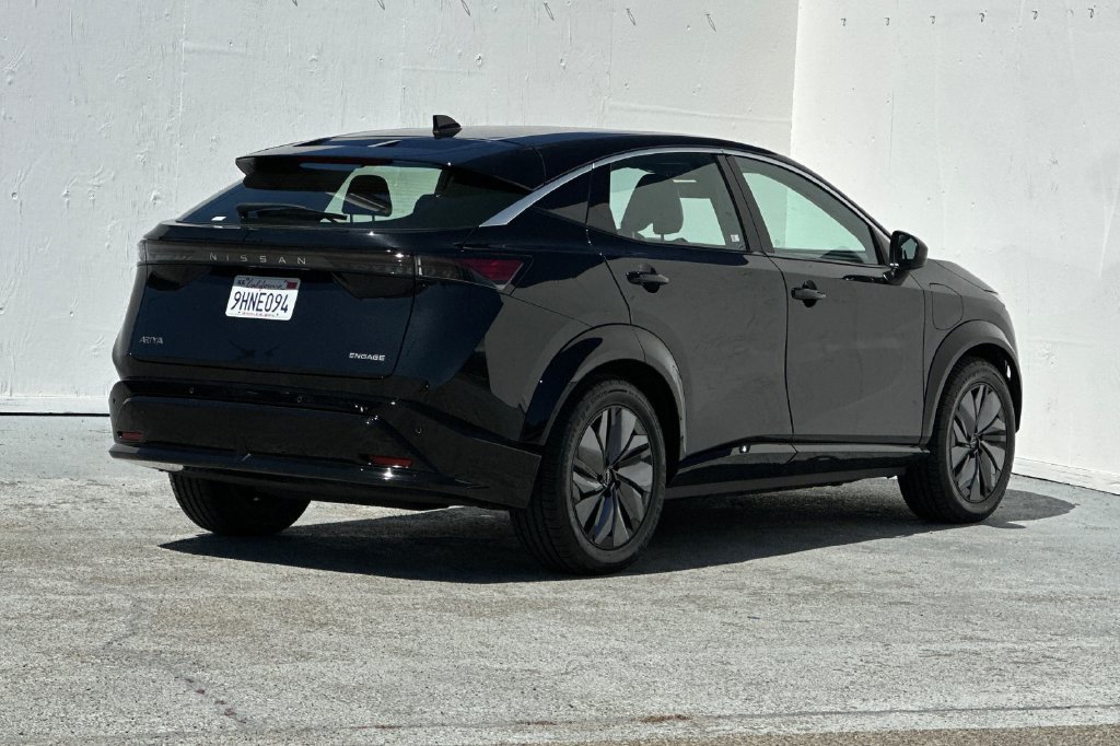 Used 2023 Nissan Ariya FWD image 3