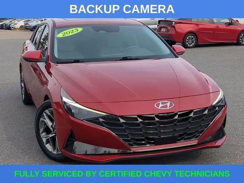 Used 2022 Hyundai Elantra Limited image 2