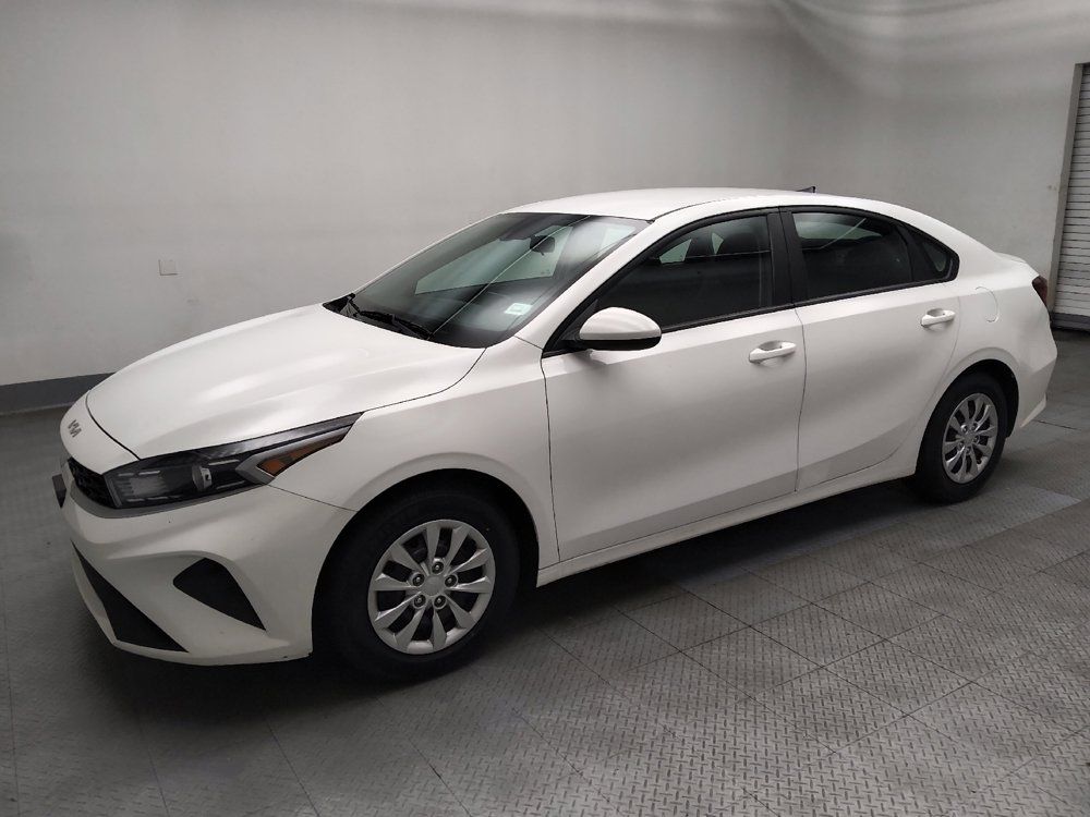 Used 2024 Kia Forte LX FWD image 2