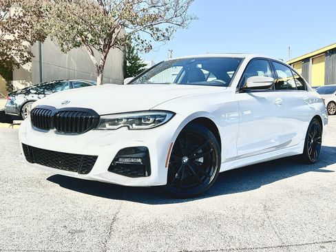 Used 2020 BMW 330i Sedan w/ M Sport Package RWD image 2
