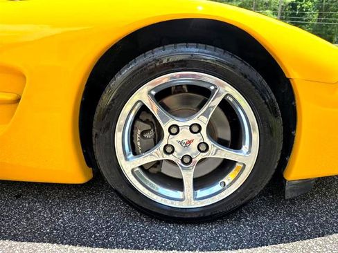 Used 2000 Chevrolet Corvette Coupe w/ Memory Pkg image 21