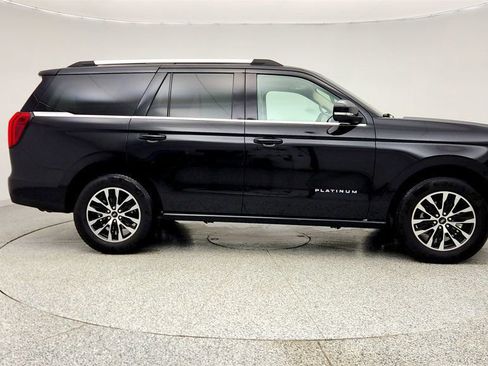 Used 2025 Ford Expedition Platinum AWD/4WD image 4