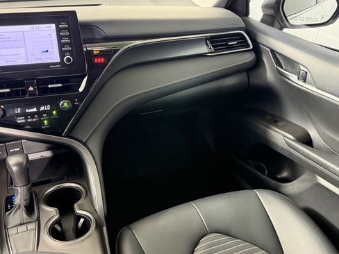 Used 2023 Toyota Camry SE FWD image 12