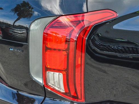 Used 2024 Hyundai Palisade Calligraphy image 7