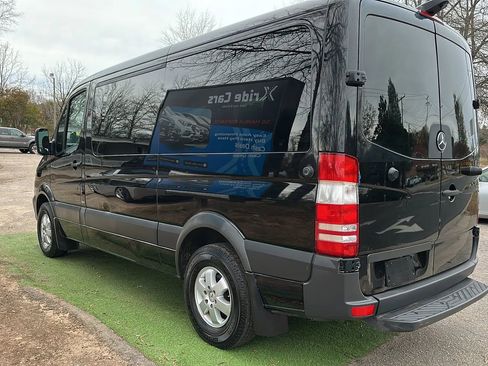 Used 2016 Mercedes-Benz Sprinter 2500 image 9