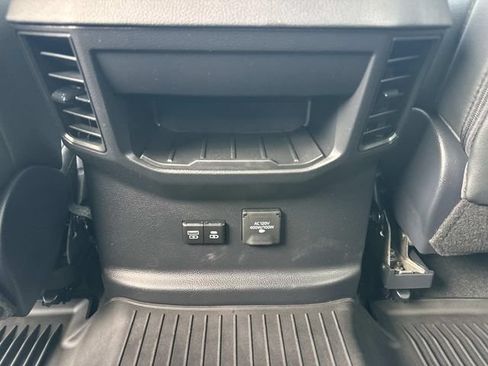 Used 2026 Toyota Tundra Limited AWD/4WD image 16