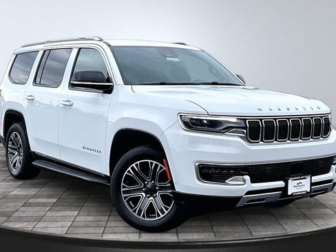 Used 2023 Jeep Wagoneer Series II AWD/4WD image 12