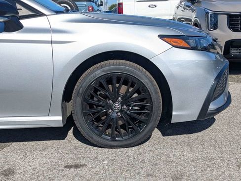 Used 2021 Toyota Camry SE w/ Convenience Package FWD image 11
