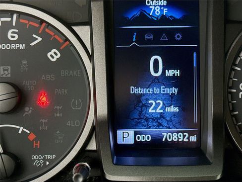 Used 2022 Toyota Tacoma TRD Off-Road RWD image 4