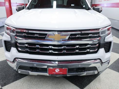 Used 2023 Chevrolet Silverado 1500 LTZ w/ LTZ Convenience Package II AWD/4WD image 4