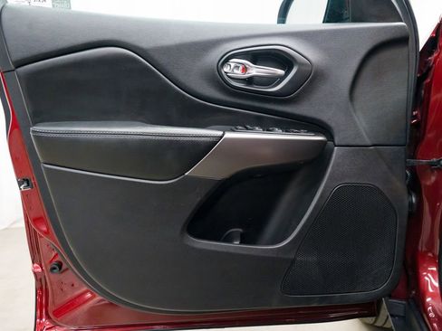 Used 2020 Jeep Cherokee Latitude image 22