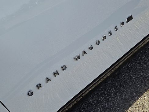 Used 2023 Jeep Grand Wagoneer Series III w/ Rear Seat Video Group 1 image 12