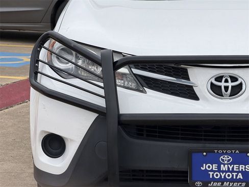 Used 2015 Toyota RAV4 LE image 5