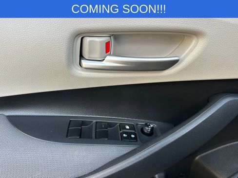 Used 2020 Toyota Corolla LE w/ Carpet Mat Package (TMS) FWD image 11