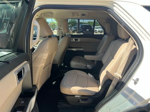 Used 2022 Ford Explorer Limited w/ Equipment Group 301A AWD/4WD image 20