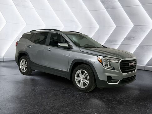 Used 2024 GMC Terrain SLE w/ Driver Convenience Package FWD image 1