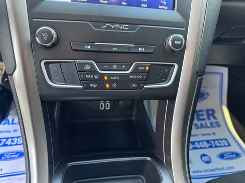 Used 2020 Ford Fusion SE image 13