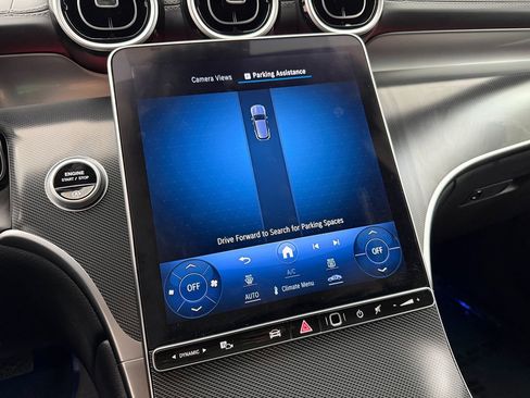 Used 2024 Mercedes-Benz GLC 300 4MATIC image 27