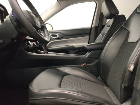 Used 2022 Jeep Compass Latitude image 17