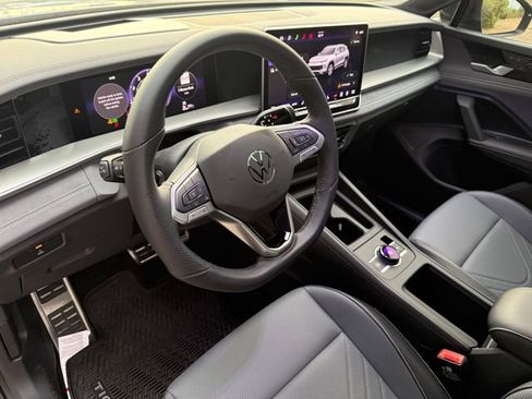 New 2026 Volkswagen Tiguan SE R-Line image 8