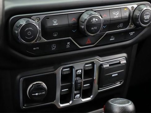 Used 2020 Jeep Gladiator Sport w/ Quick Order Package 24S image 28