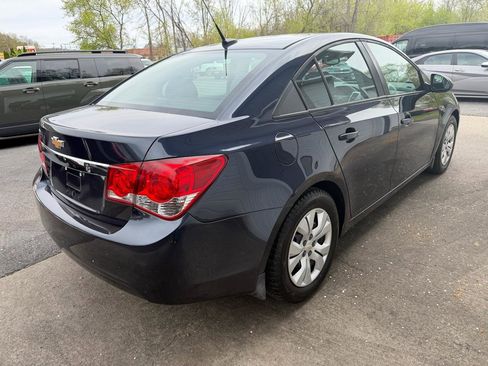 Used 2014 Chevrolet Cruze LS FWD image 4